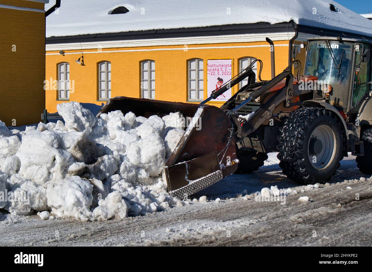 Operazione di rimozione della neve nella Fortezza di Lappeenranta, Finlandia Foto Stock