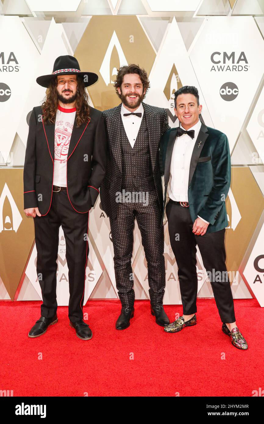 Jesse Frasure e Thomas Rhett e Julian Bunetta in occasione dell'annuale Country Music Association Awards 53rd, organizzato da Carrie Underwood e Dolly Parton e Reba McEntire, tenutosi alla Bridgestone Arena il 13 novembre 2019 a Nashville, Tennessee. Foto Stock