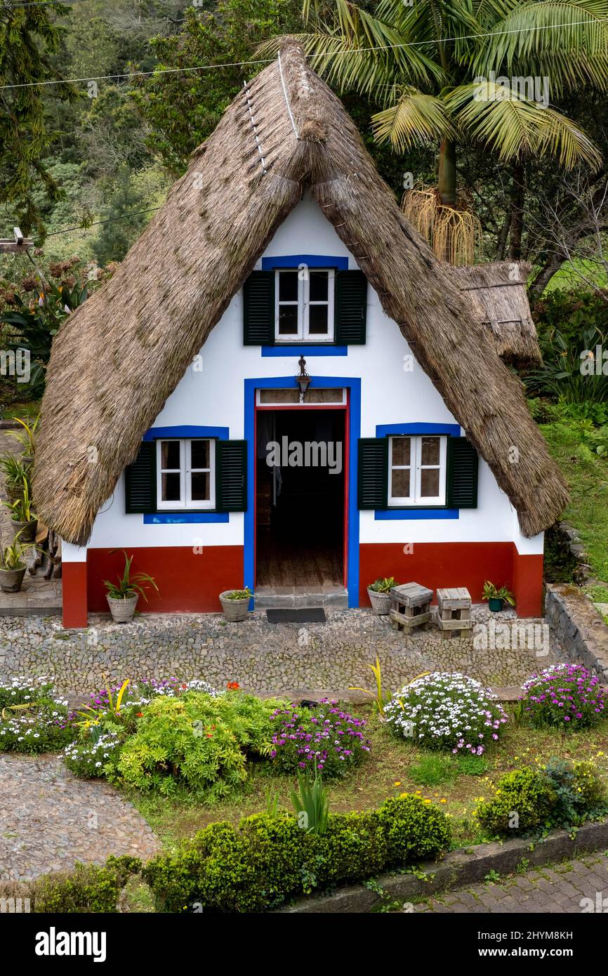 Casa de Colmo, casa con tetto in paglia, casa Santana, Madeira, Portogallo Foto Stock