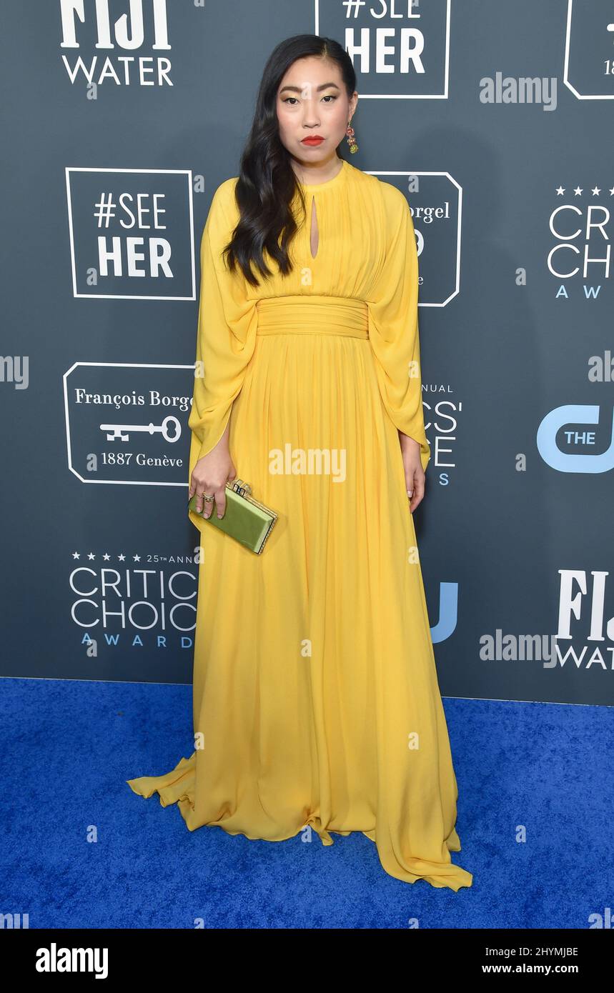 Awkwavina ai 25th Annual Critics' Choice Awards tenutisi a Barker Hanger il 12 gennaio 2020 a Santa Monica, California. Foto Stock