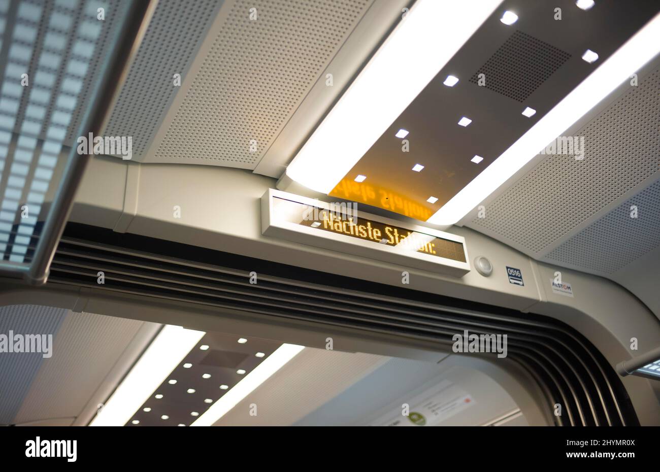 Visualizza prossima stazione, S-Bahn, Stoccarda, Baden-Wuerttemberg, Germania Foto Stock