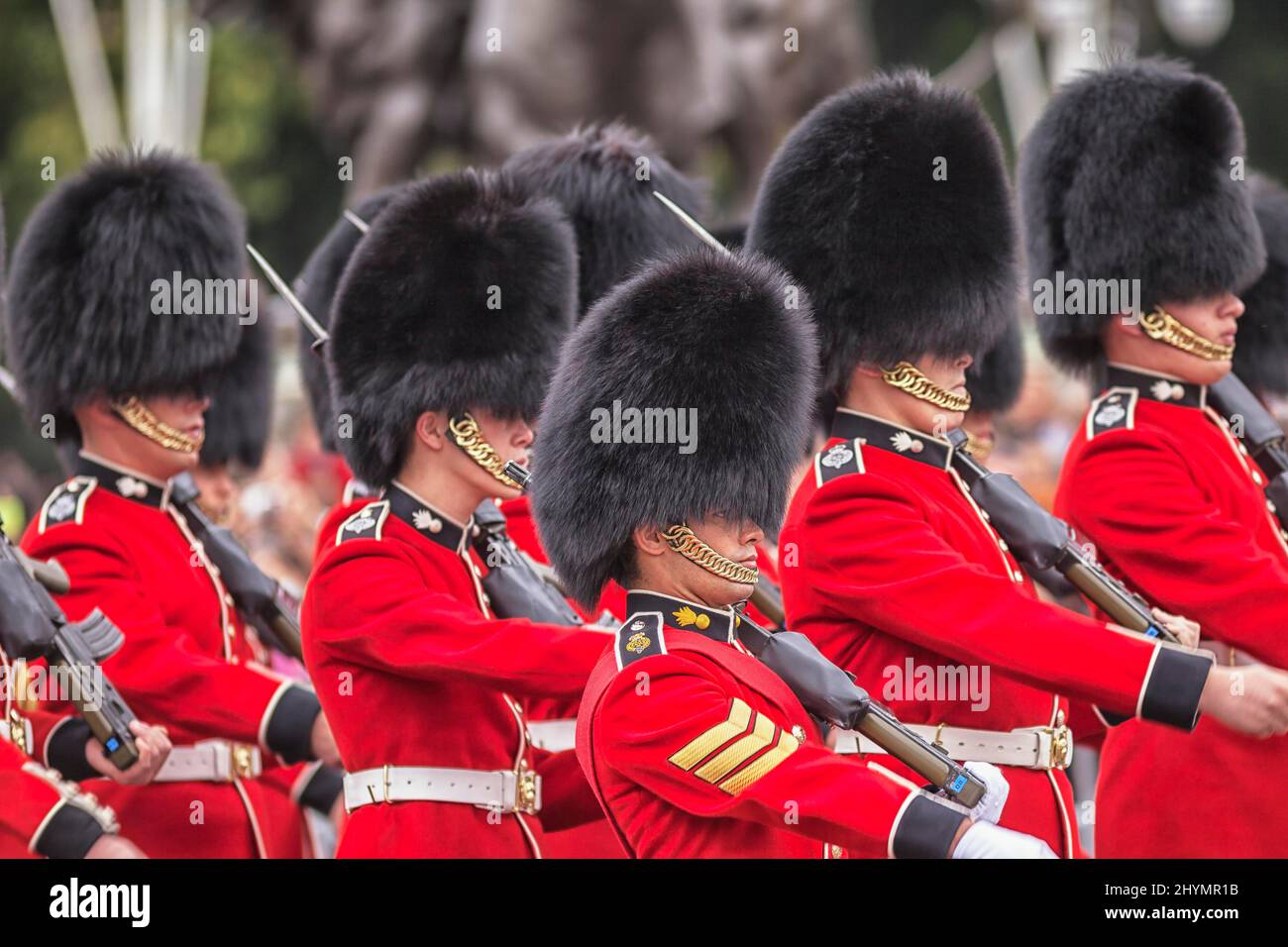 Cambio della Guardia, Buckingham Palace, London, England, Regno Unito Foto Stock