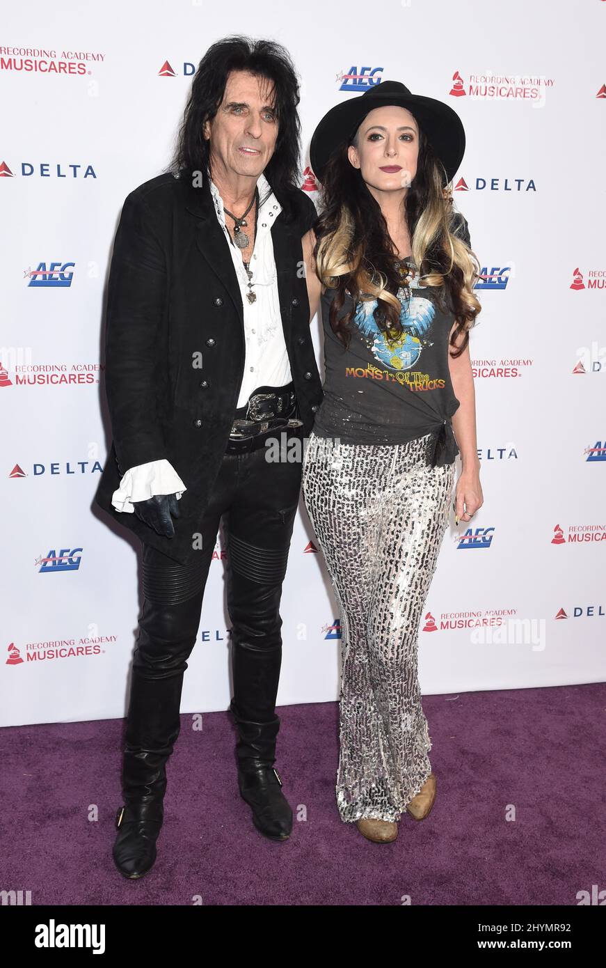 Alice Cooper e Calico Cooper hanno partecipato alla MusiCares Person of the Year honoring Aerosmith, tenutasi a Los Angeles, California Foto Stock