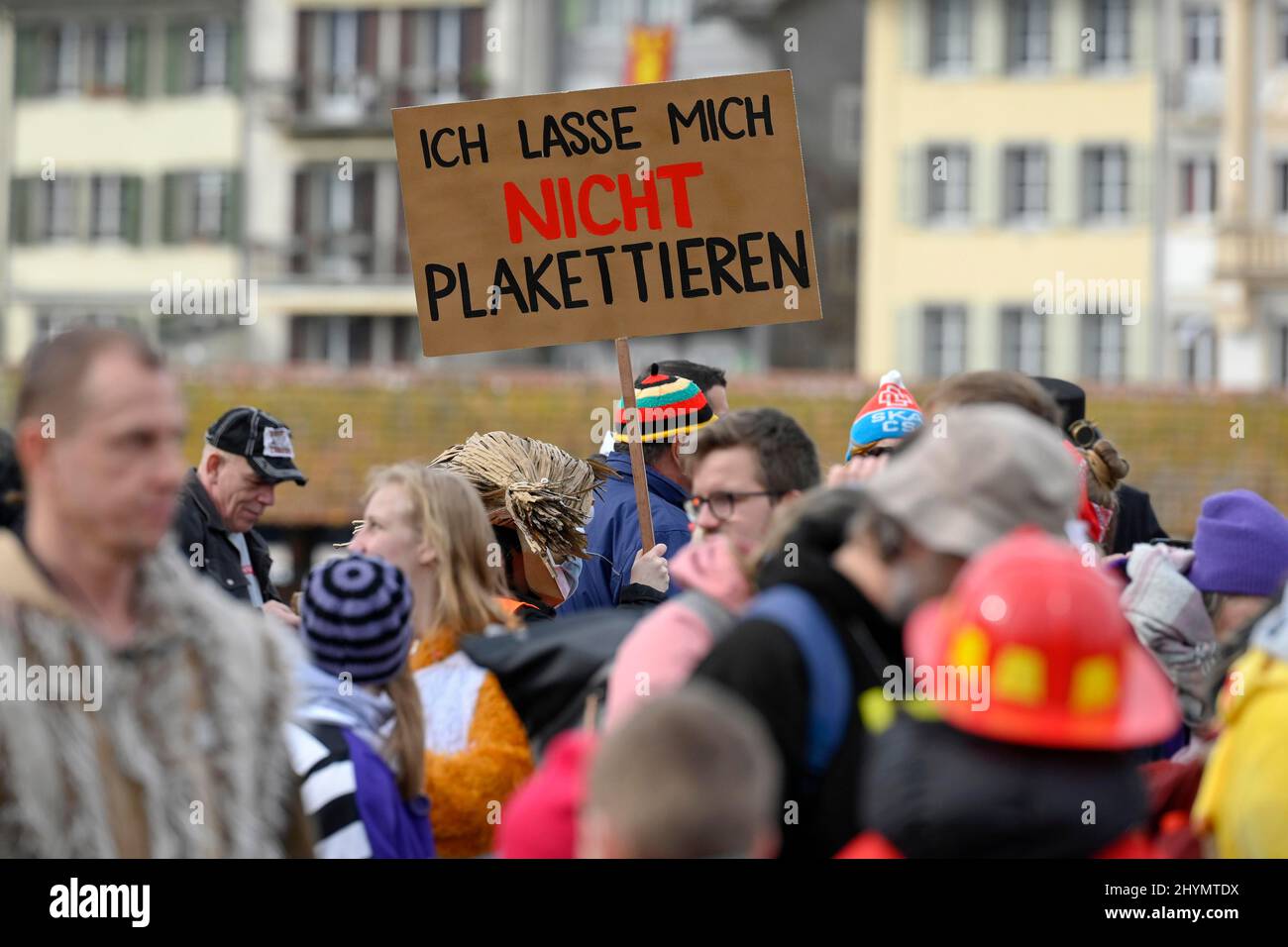 Banner non sarò placato, sfilata di carnevale, sfilata con persone in travestimento, Svizzera Foto Stock