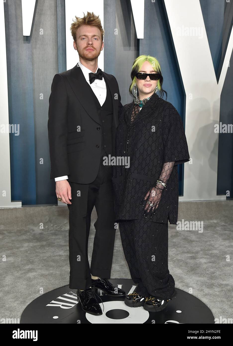 Billie Eilish e Finneas o'Connell partecipano al Vanity Fair Oscar Party 2020 che si tiene presso il Walis Annenberg Center for the Performing Arts di Beverly Hills, California Foto Stock