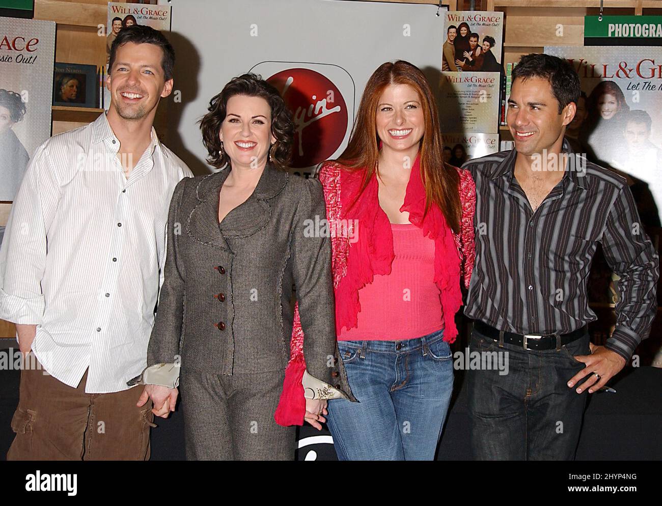 Eric McCormack, Megan Mullally, Sean Hayes & Debra Messing partecipano a un CD 'Will & Grace: Let the Music out' che firma a West Hollywood. Foto: UK Stampa Foto Stock