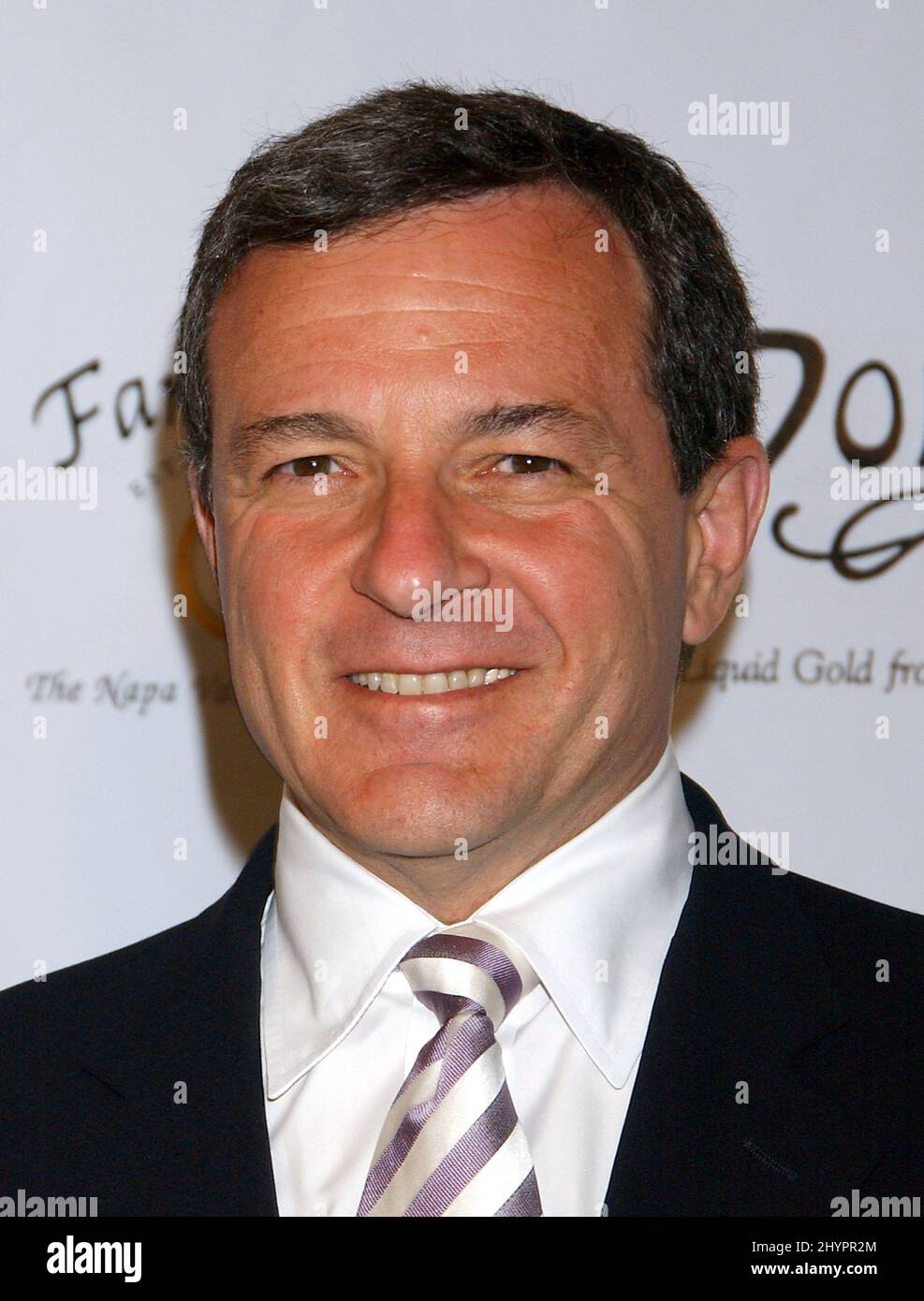 Robert Iger partecipa a "Un assaggio di Napa", ospitato dalla Fondazione Jonhsson Cancer Center di UCAL. Foto: UK Stampa Foto Stock