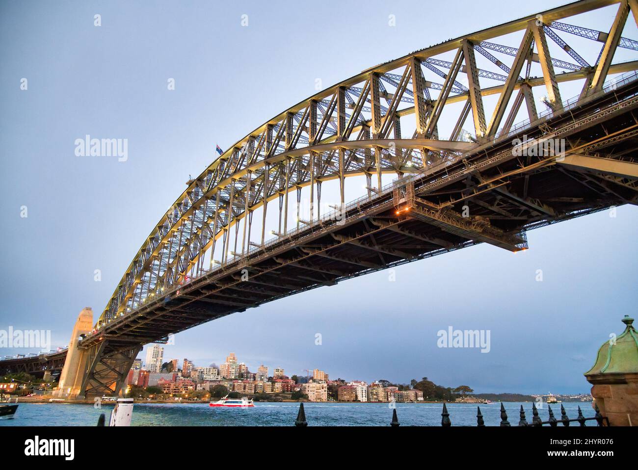 Il Ponte del Porto di Sydney al tramonto, Australia Foto Stock
