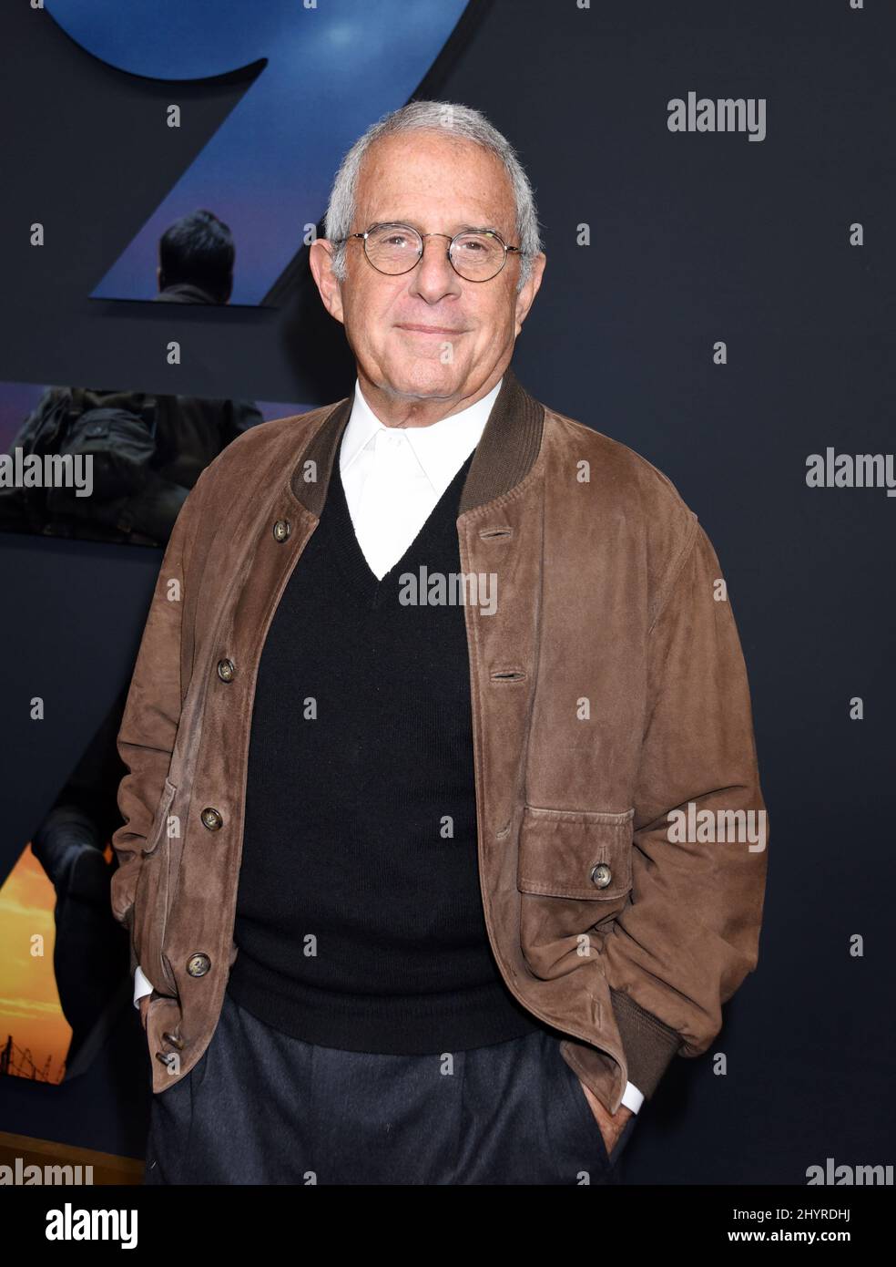 NBCUniversal ha estromesso da tempo Universal studio executive Ron Meyer dopo aver imparato che ha pagato hush-soldi pagamenti per attrice Charlotte Kirk per coprire una vecchia relazione oggi a Los Angeles. Ron Meyer alla prima di Universal Pictures '1917' tenutasi al TCL Chinese Theatre il 18 dicembre 2019 a Hollywood, CA. Foto Stock