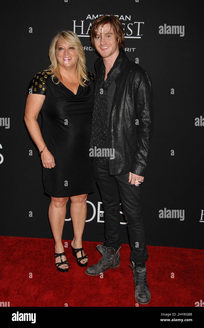 L'attore di 30 anni Eddie Hassell è stato ucciso durante un carjacking in Texas il 1 novembre 2020. 13 agosto 2013 Los Angeles, CA. Eddie Hassell e Mother 'Jobs' Los Angeles Screening tenuti al Regal Cinemas L.A. Live Foto Stock