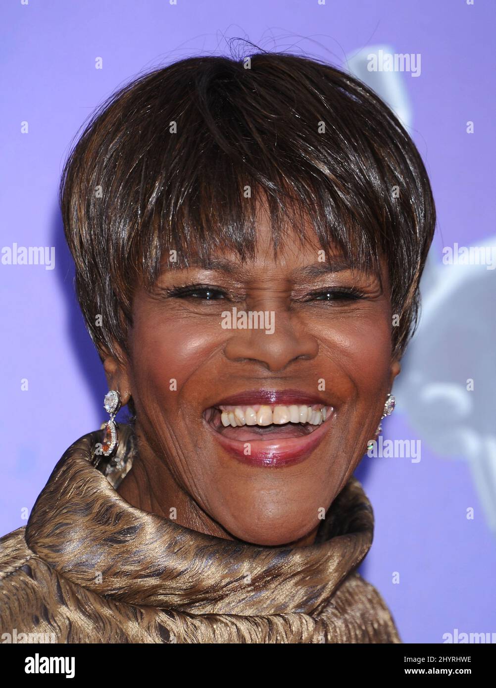 FILE PHOTO: L'attrice vincitrice del premio scenico e schermo Cicely Tyson, è morta all'età di 96 anni oggi, 28 gennaio 2021. 16 agosto 2012 Hollywood, CA. Cicely Tyson 'Sparkle' World Premiere tenuto al Teatro Cinese di Grauman Foto Stock