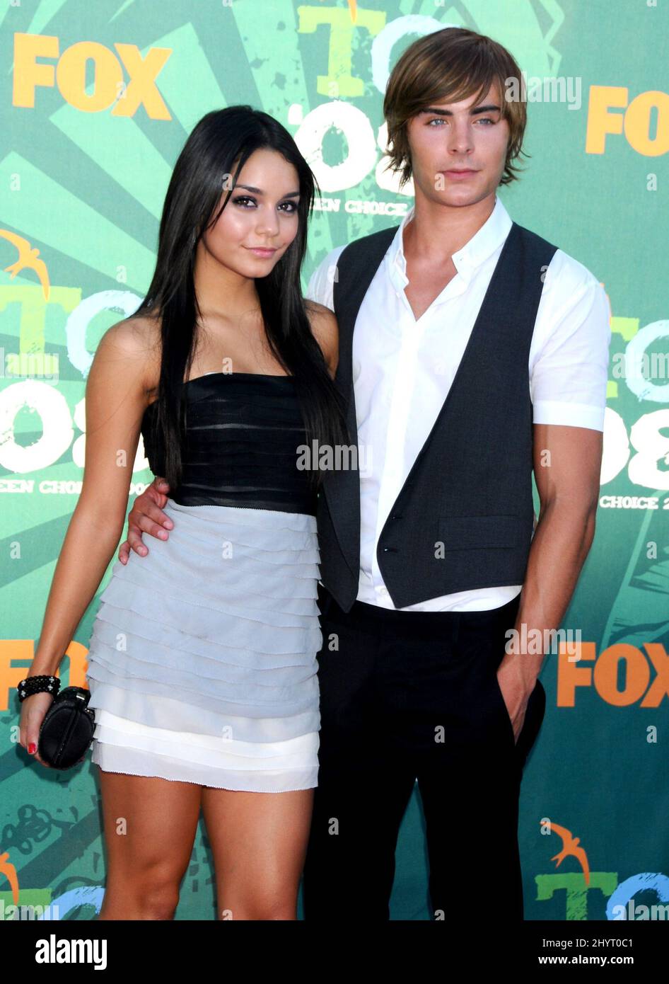 Vanessa Anne Hudgens e Zac Efron partecipano ai Teen Choice Awards 2008 Arrivi all'anfiteatro Gibson all'Universal City Walk, California. Foto Stock