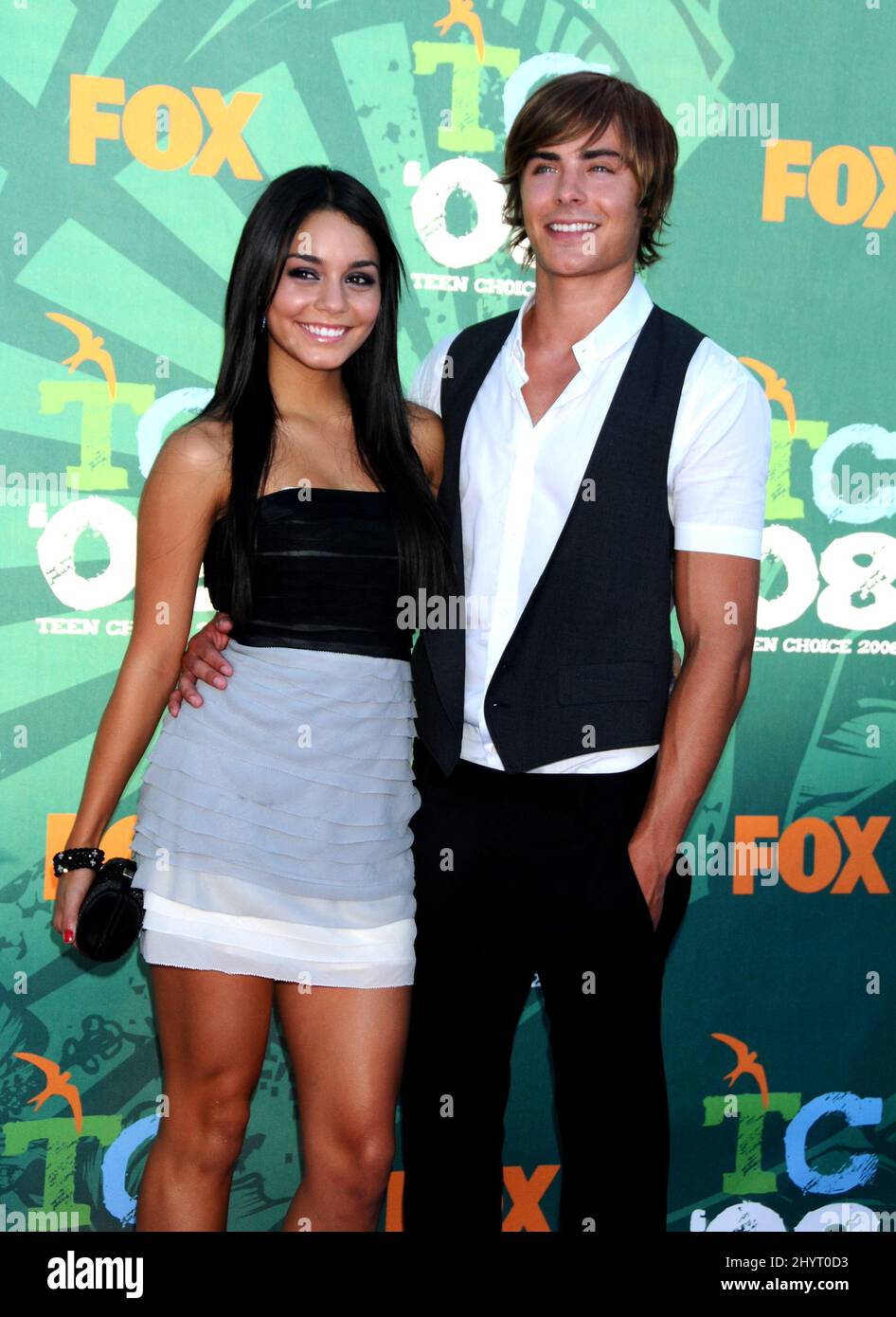 Vanessa Anne Hudgens e Zac Efron partecipano ai Teen Choice Awards 2008 Arrivi all'anfiteatro Gibson all'Universal City Walk, California. Foto Stock