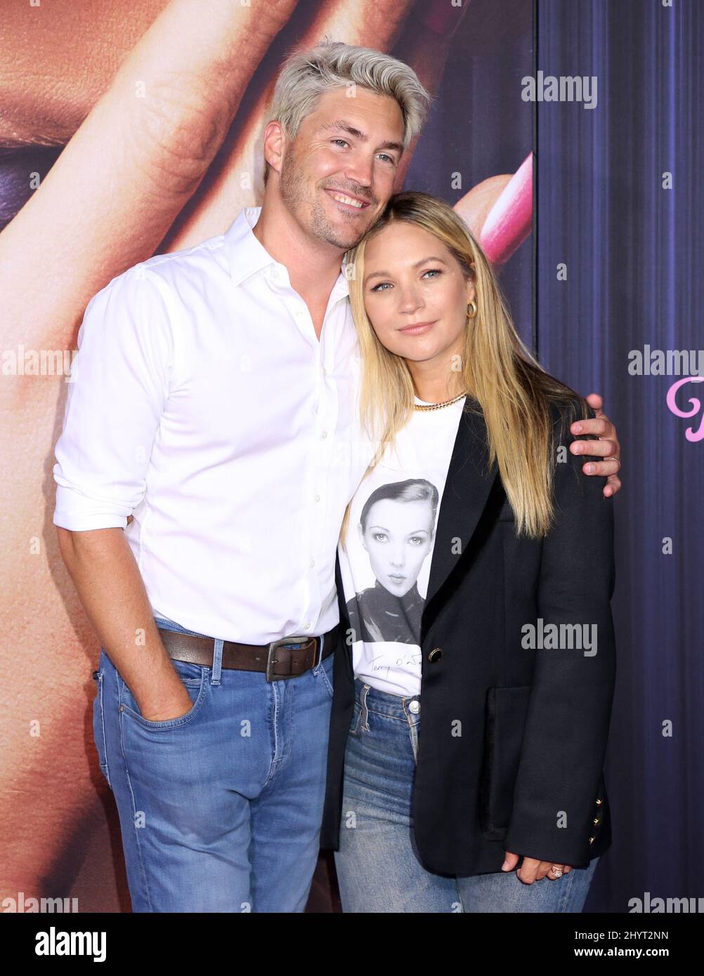 Vanessa Ray & marito Landon Beard assistere 'The Eyes of Tammy Fay' New York Premiere tenuto al SVA Theatre il 14 settembre 2021 a New York City, NY Foto Stock