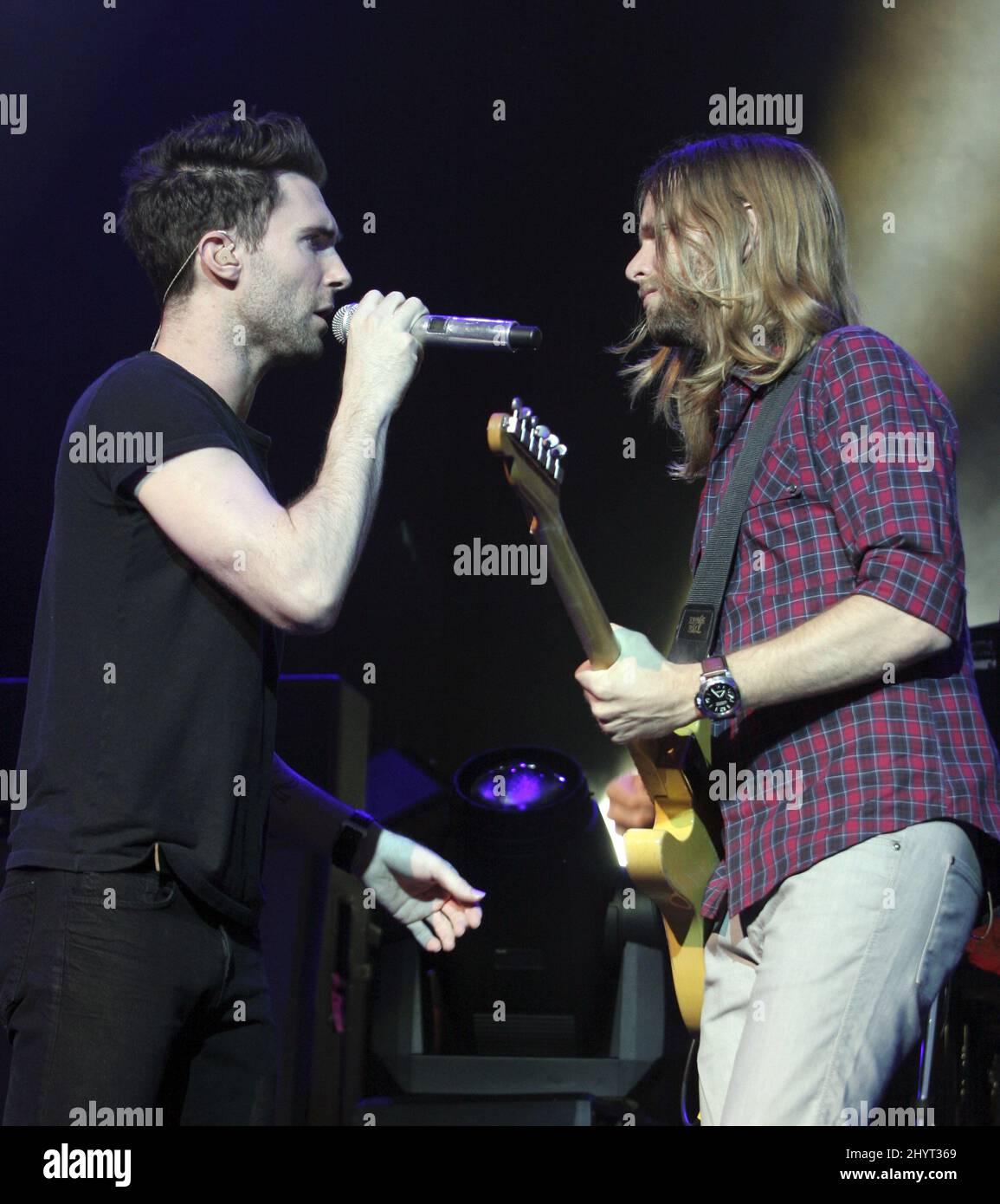 Adam Levine e James Valentine di Maroon 5 in concerto al M5/CC Summer 2008 Concert Tour al Bethel Woods Center for the Arts di New York. *** Didascalia locale *** Foto Stock