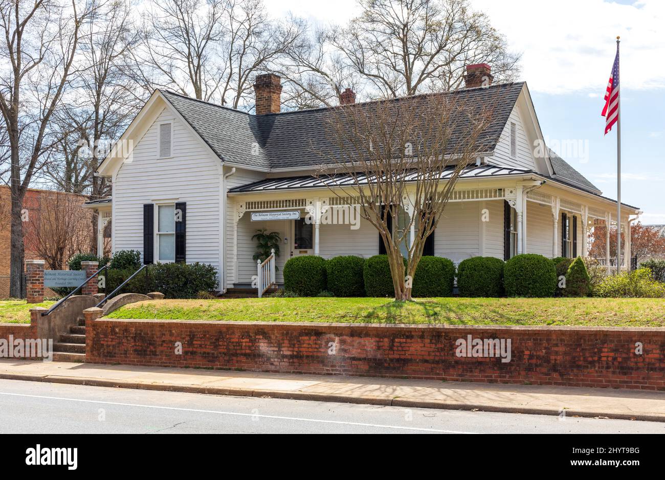 BELMONT, NC, USA-8 MARZO 2022: Il Belmont Historical Society, Cultural Heritage and Learning Center, ospitato nella casa di R. L. Stowe, circa 1899 Foto Stock