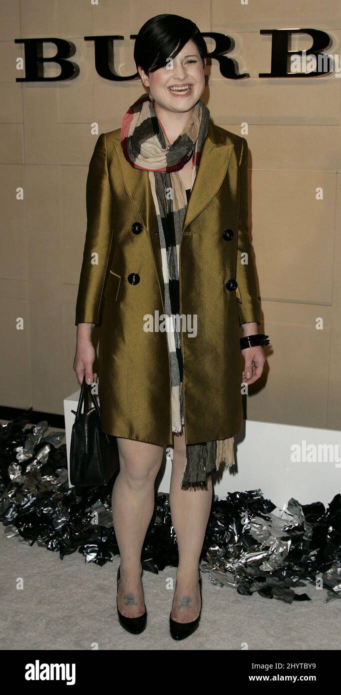 Kelly Osbourne arrivo al Burberry Beverly Hills Store riapertura, Los Angeles. Foto Stock
