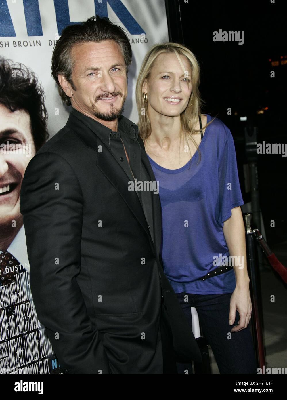 Sean Penn e Robin Wright-Penn alla prima del latte all'Accademia delle Arti e delle Scienze del movimento a Beverly Hills. Foto Stock