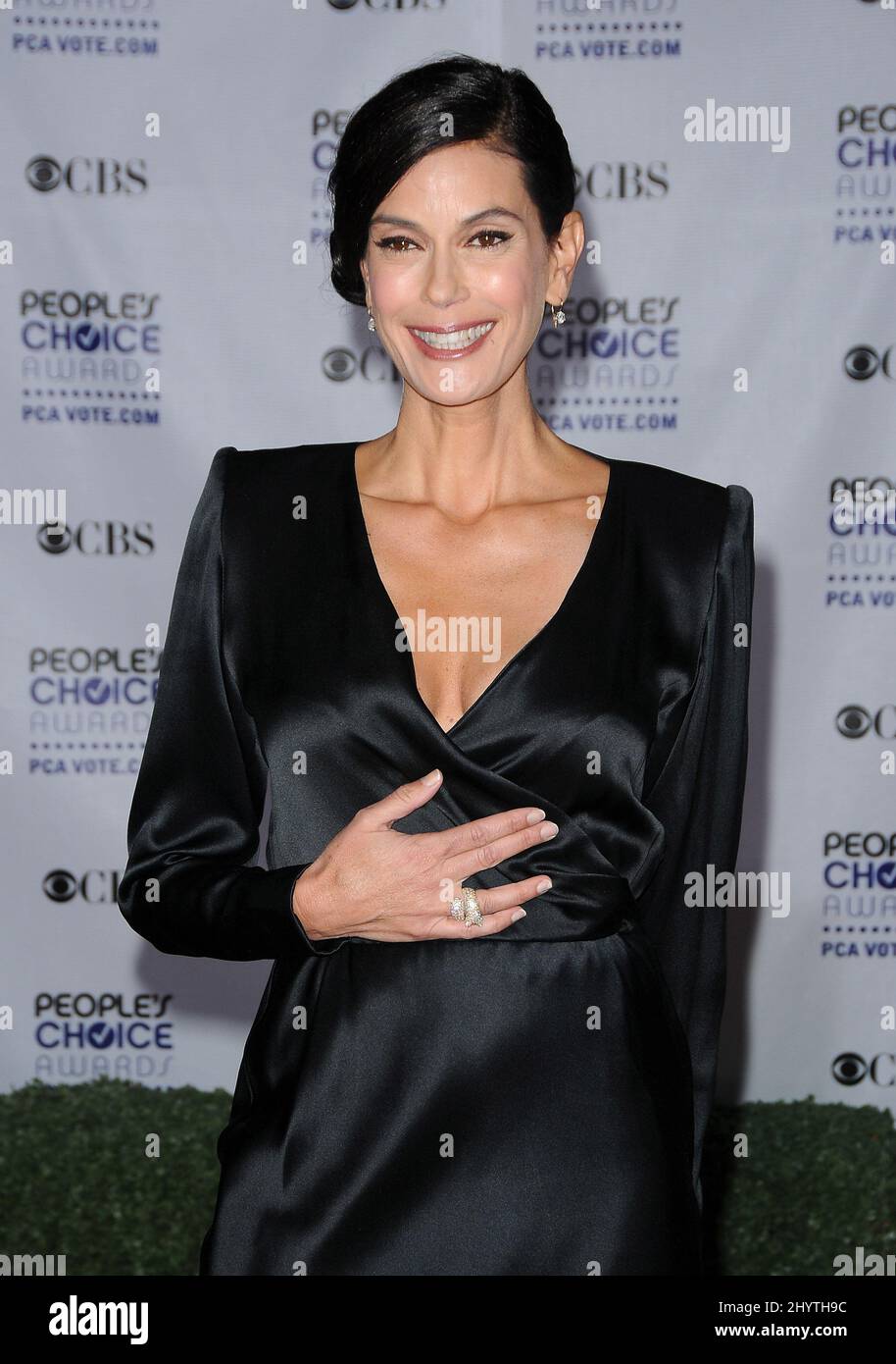 Teri Hatcher che partecipa ai premi annuali People's Choice 35th, che si tengono presso il Shrine Auditorium di Los Angeles. Foto Stock