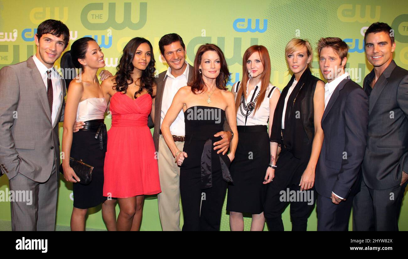 Michael Rady, Stephanie Jacobsen, Jessica Lucas, Thomas Calabro, Laura Leighton, Ashlee Simpson-Wentz, Katie Cassidy, Shaun Sipos e Colin Egglesfield al partito anteriore CW Network 2009 tenuto a Madison Square Garden, New York Foto Stock