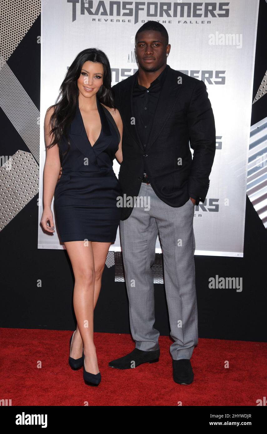 Kim Kardashian e Reggie Bush alla prima "Transformers: Revenge of the Fallen" al Mann Village Theatre di Los Angeles. Foto Stock