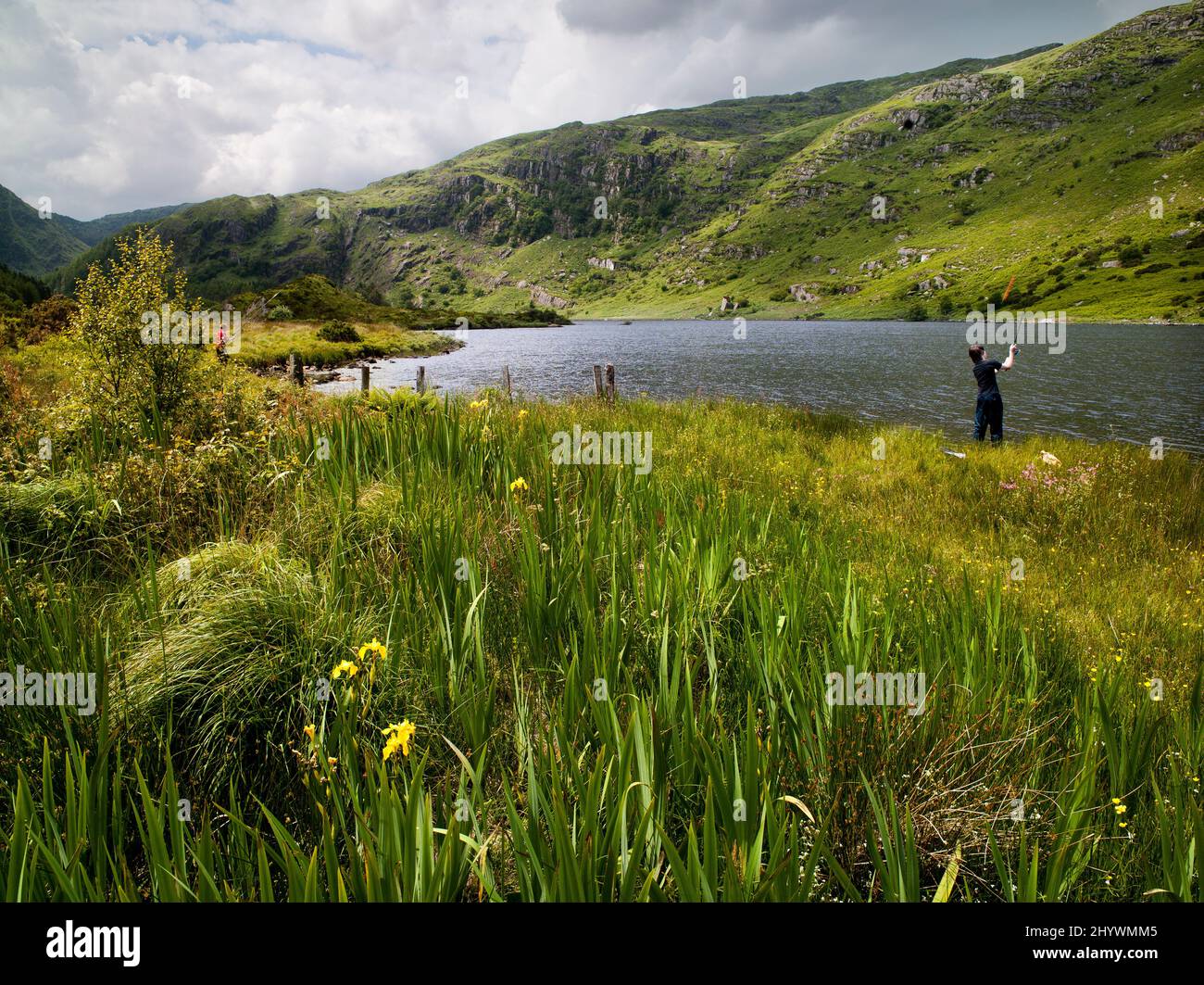 Persone che pescano a Gouganbarra, Contea di Cork, Irlanda Foto Stock