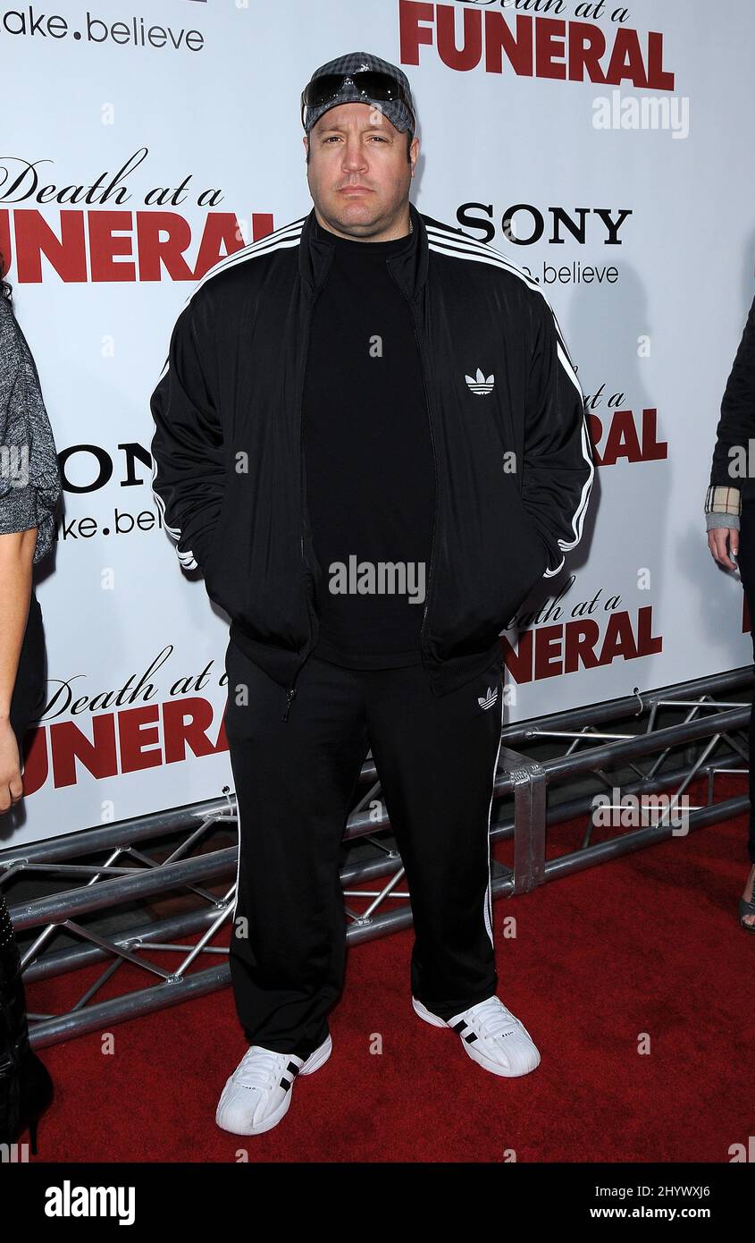Kevin James durante la prima mondiale 'Death at a Funeral' tenutasi all'Arclight Cinerama Dome di Hollywood, California Foto Stock