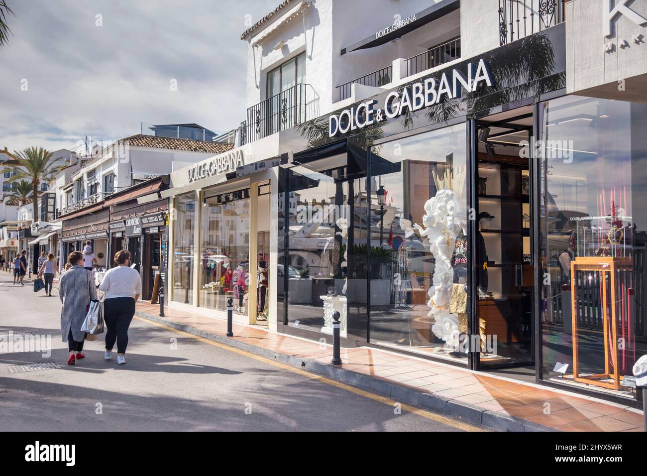 Negozi Dolce & Gabbana nella famosa Puerto Banus Bay, di lusso e famosa posizione nel sud della Spagna Foto Stock