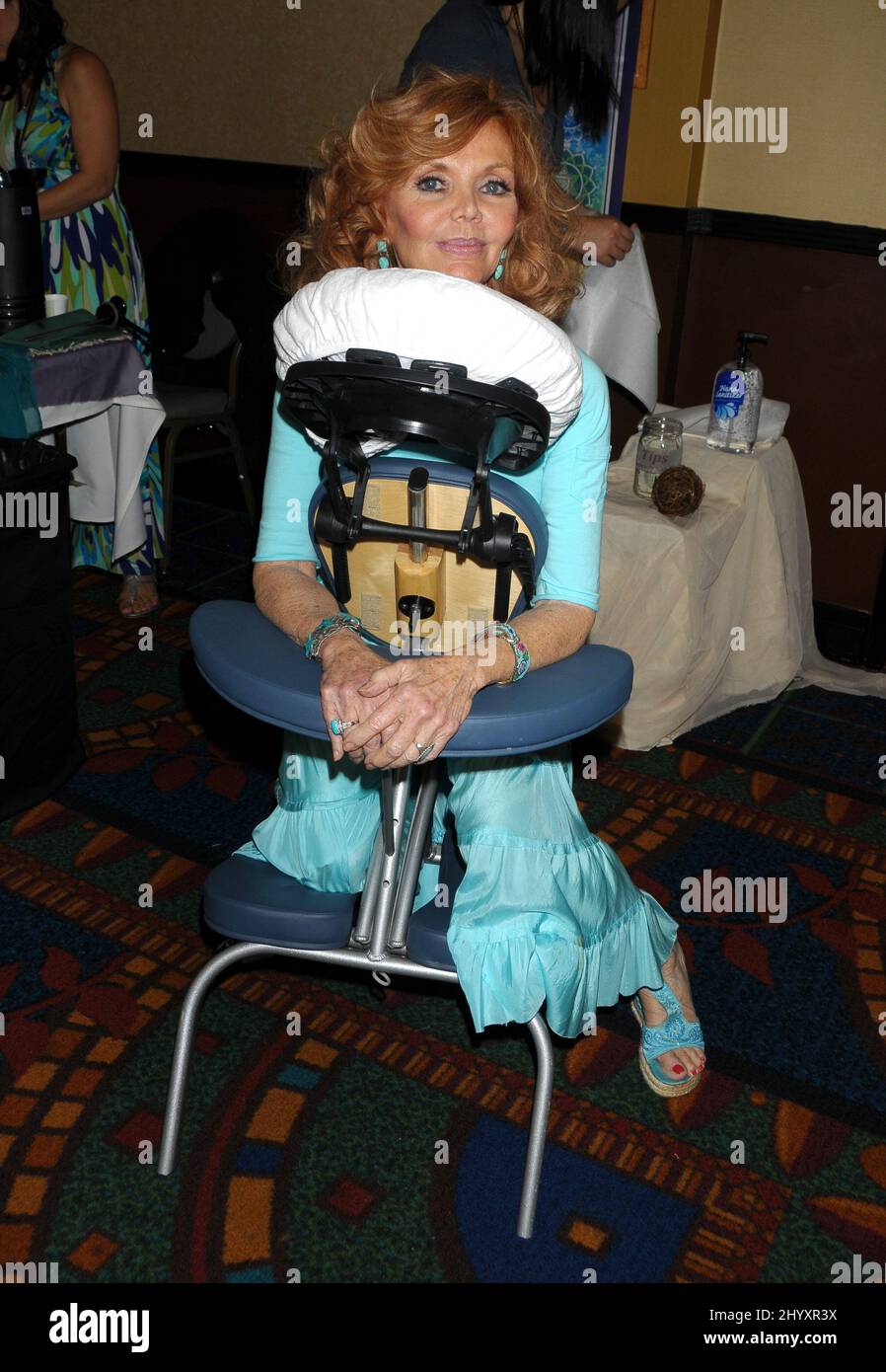 Deanna Lund al 'The Hollywood Show' Autunno 2010 che si tiene presso il Burbank Airport Marriott Hotel & Convention Center, Burbank, California Foto Stock