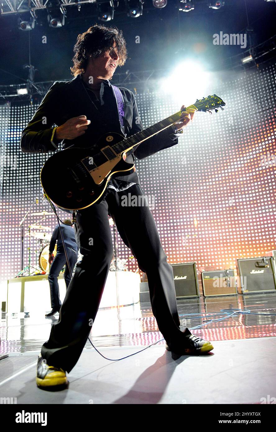Dean Deleo da Stone Temple Pilots in concerto al Raleigh Boutique Amphitheater, North Carolina Foto Stock