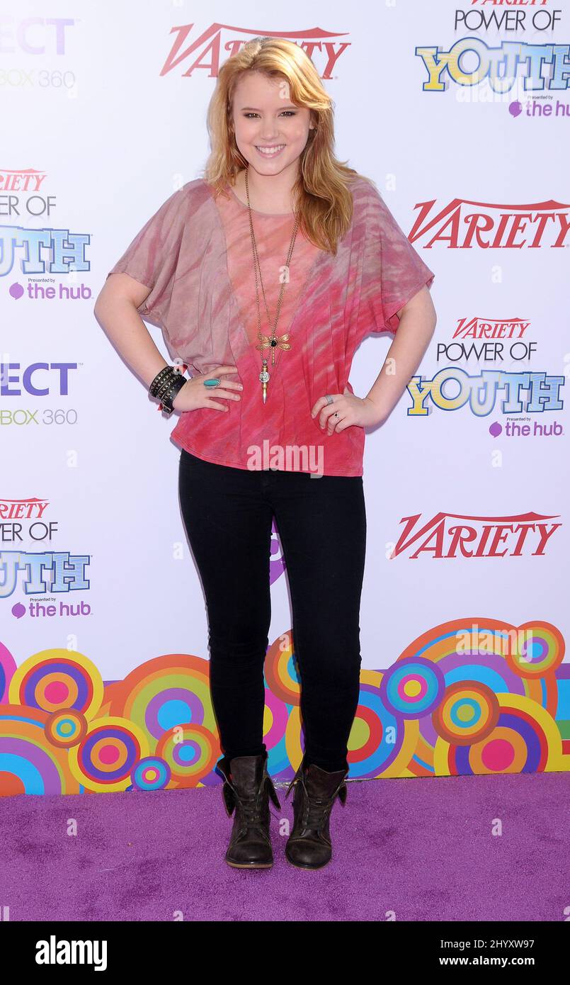 Taylor Spreitler durante l'evento annuale Power of Youth 4th di Variety, tenutosi presso Paramount Studios, California Foto Stock