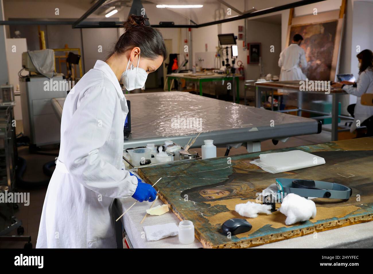 Italia, Roma, 11 marzo 2022 : restauratori al lavoro nei laboratori dell'Istituto Centrale di Restauro di Roma. Foto Remo Casilli/Sintesi/Ala Foto Stock