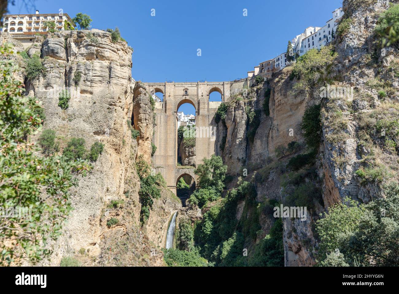 Ronda città situata in provincia di Malaga, Andalucía. Ronda fu insediata per la prima volta dai primi Celti nel VI secolo a.C. Destinazione turistica di viaggio Foto Stock