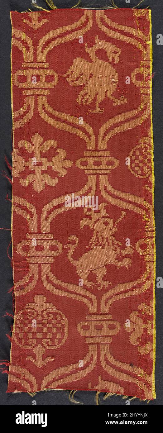 Frammento tessile. Spagna, 1500-1550. Tessuti; lunghezze tessili. Damasco di seta Foto Stock