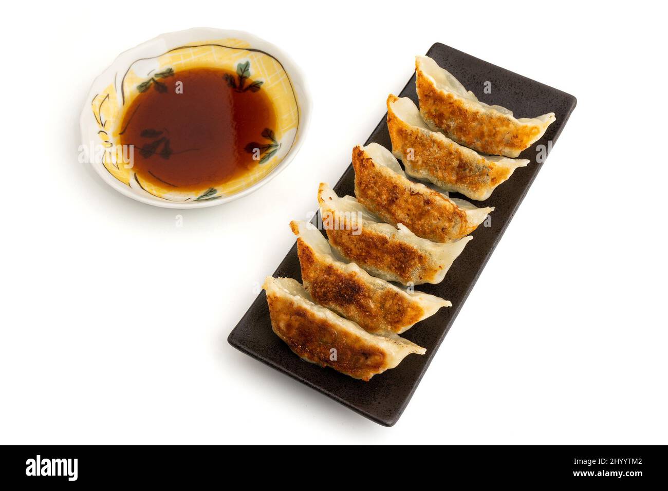 Gyoza, gnocchi giapponesi ripieni di carne o verdure Foto Stock