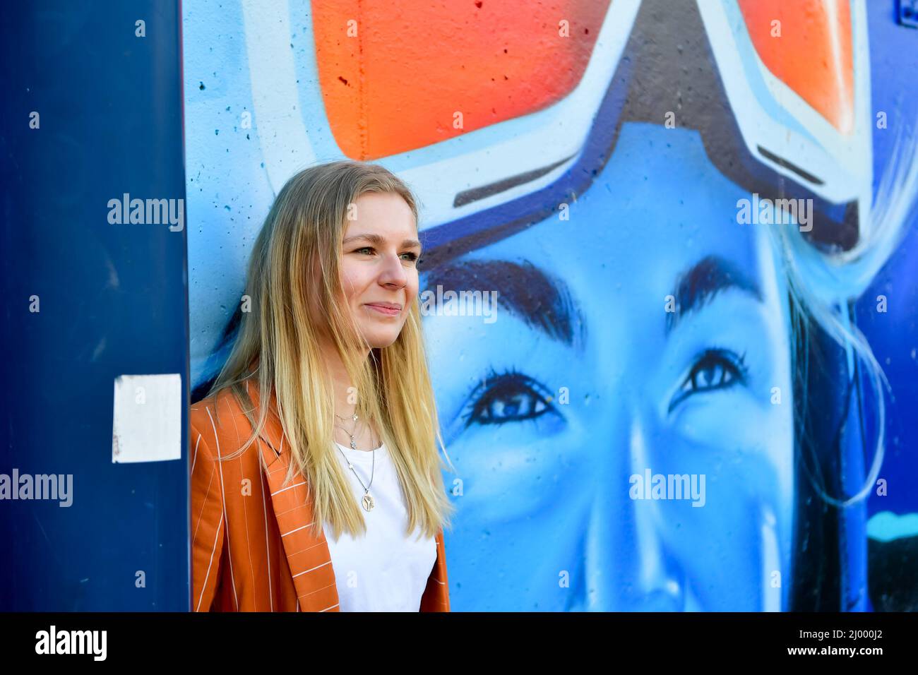 L'AIA, PAESI BASSI - MARZO 15: Atleta paralimpico Lisa Bunschoten dei Paesi Bassi durante la presentazione murale degli atleti olimpici e paralimpici al Schilderswijk il 15 Marzo 2022 a l'Aia, Paesi Bassi (Foto di Kees Kuijt/BSR Ageny) NOCNSF Foto Stock