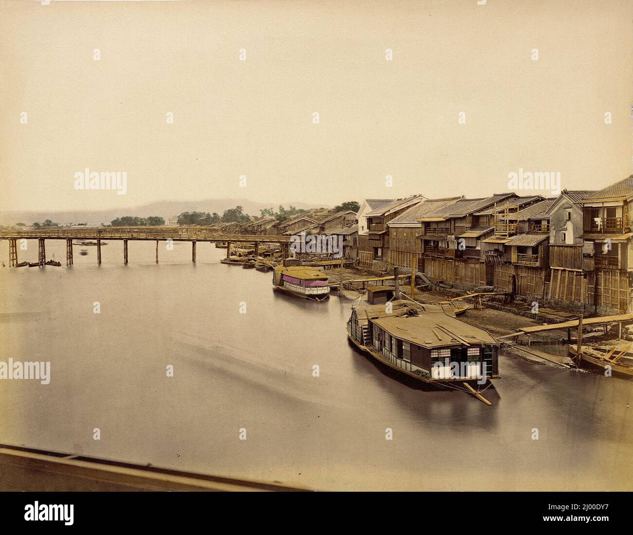 Tenjin Bashi. 1865. Fotografie. Stampa in argento albume, colorata a mano Foto Stock