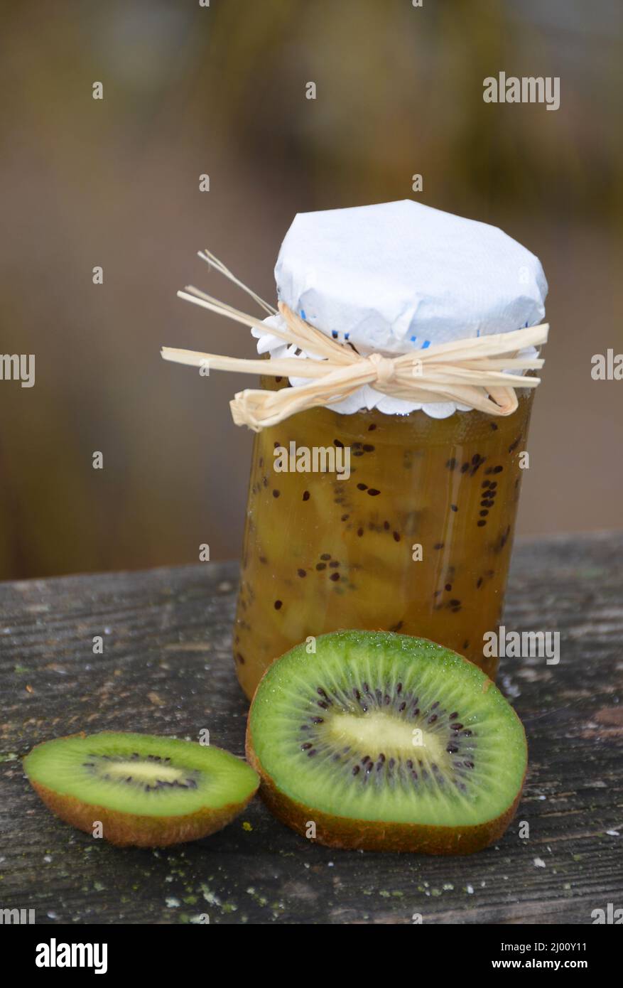 Kiwi marmellata di frutta fatta in casa Foto Stock