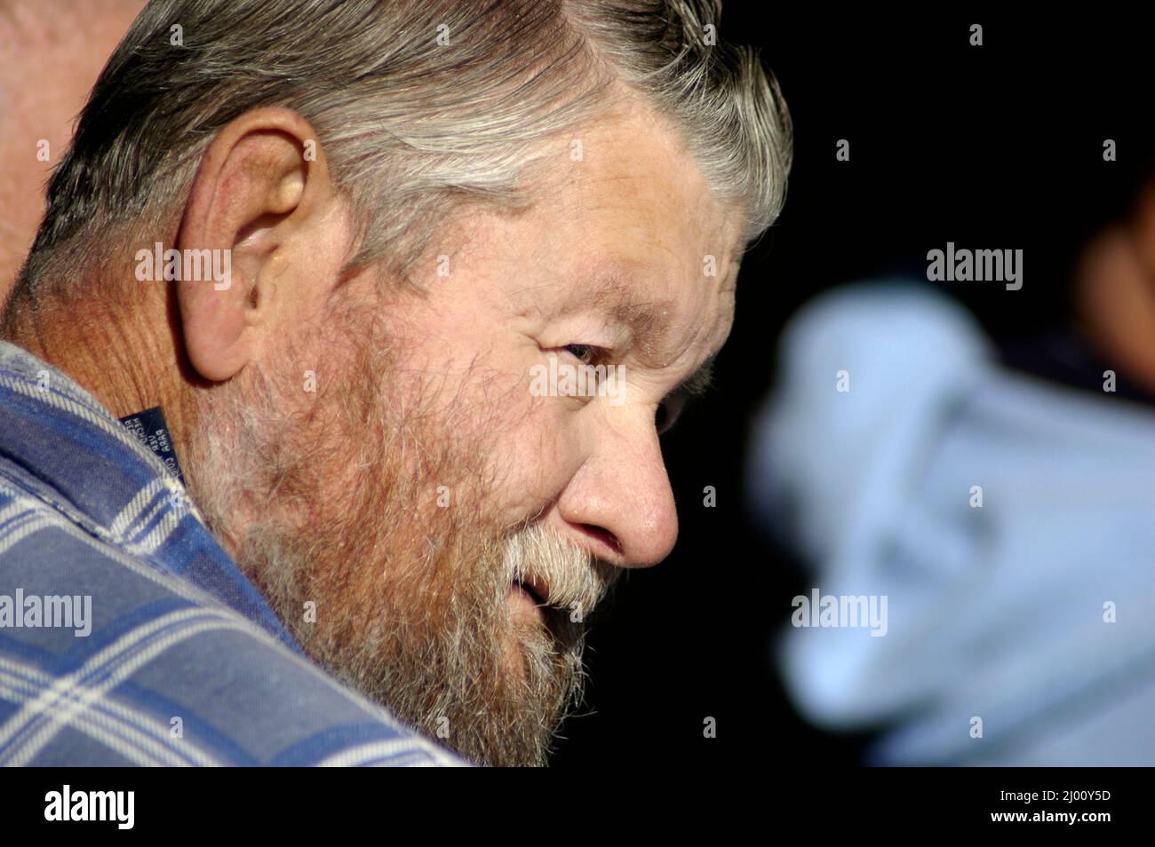 Uomo anziano avente un tempo di fine di vita Foto Stock