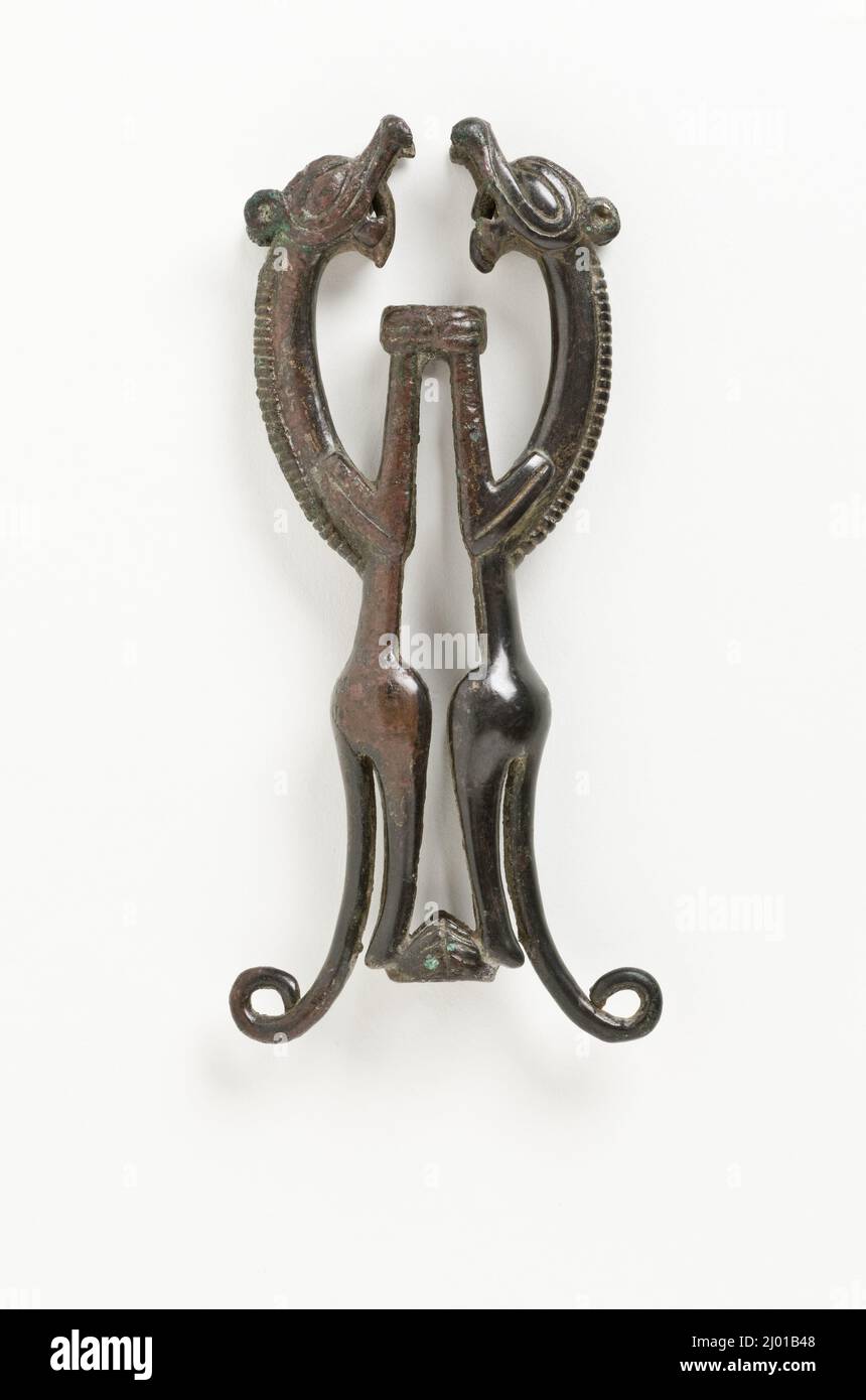 Finale. Iran, Luristan, Luristan bronzi, circa 1350-800 a.C. Architettura; elementi architettonici. Bronzo Foto Stock