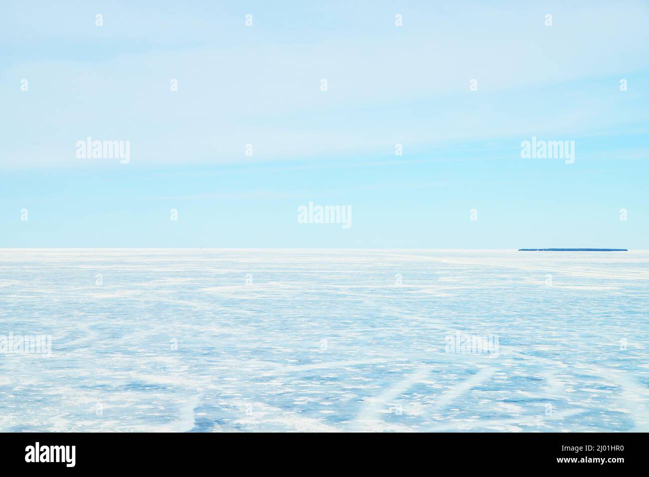 Formazioni di ghiaccio sul lago ghiacciato gigante Foto Stock