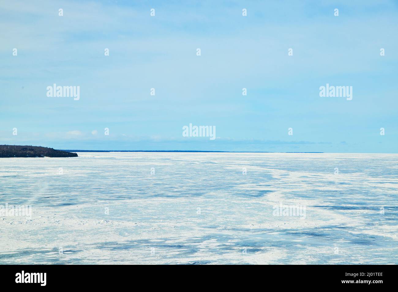 Inverno stagione ghiacciata lago formazioni ghiacciate Foto Stock