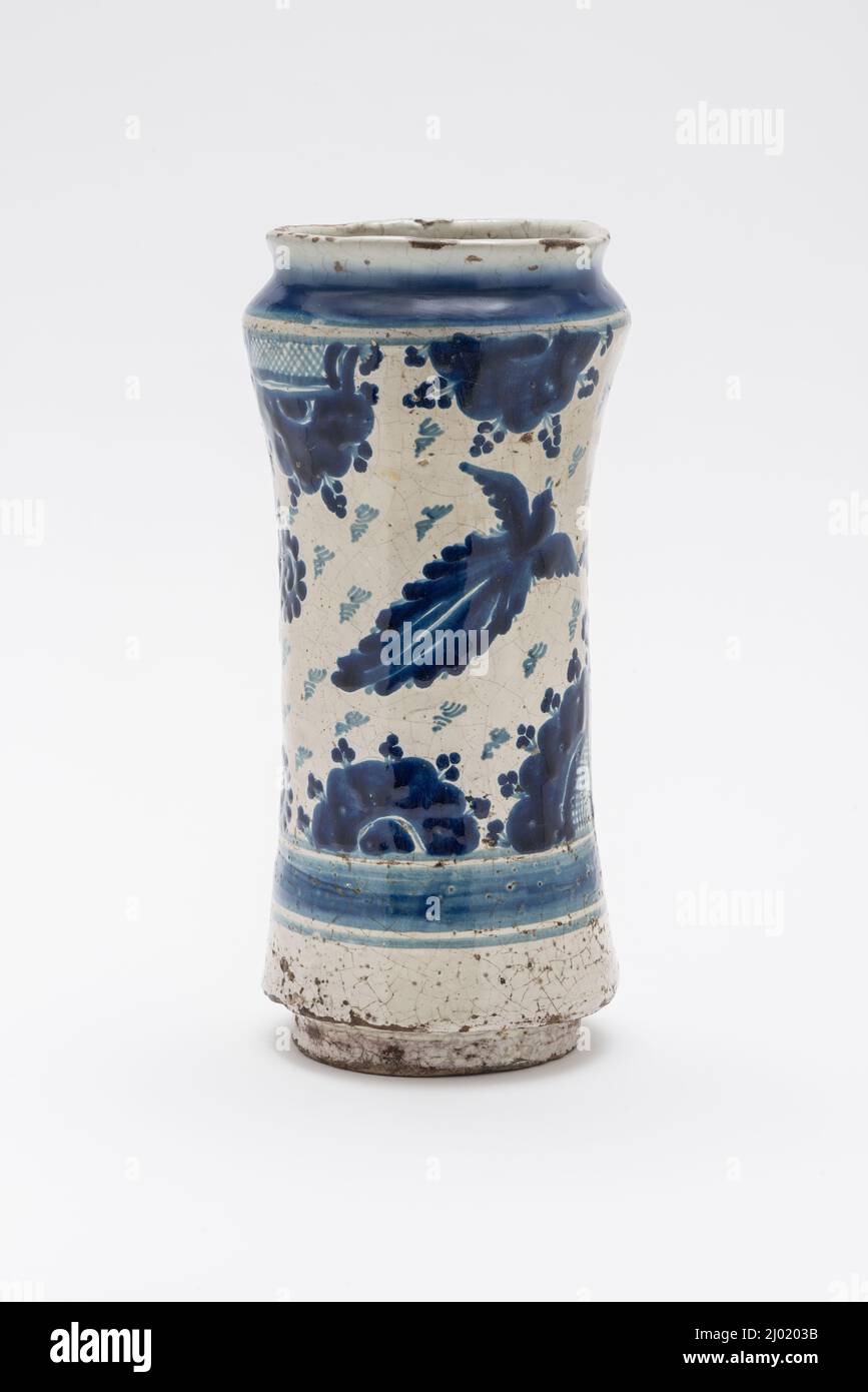 Vaso di afroceria (Albarelo). Artista non identificato. Messico, Puebla de los Ángeles, circa 1750-1800. Mobili; Accessori. Terracotta stagnata Foto Stock