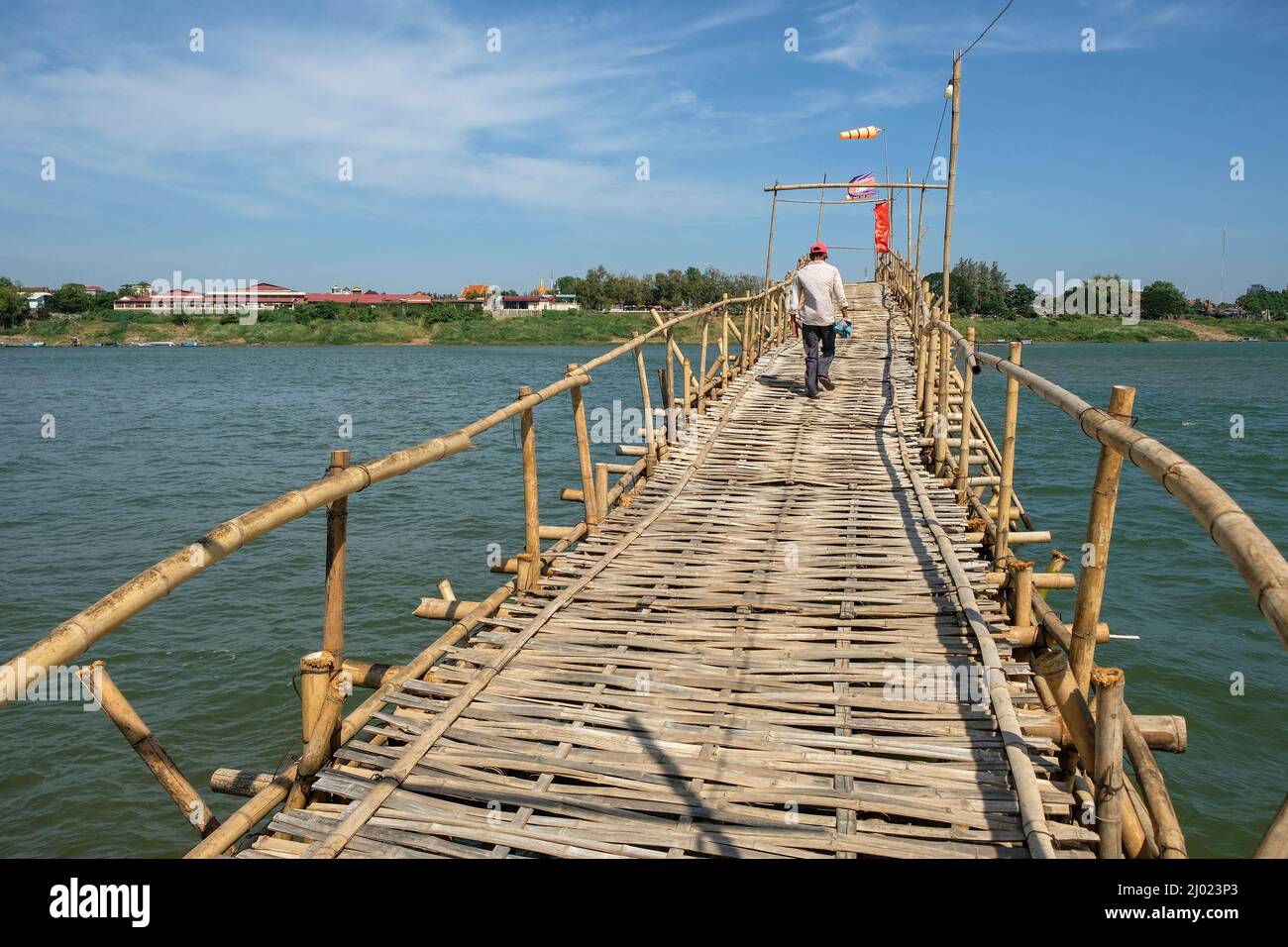 Il ponte di bambù Kampong Cham in Cambogia è il più lungo del mondo a Kampong Cham, Cambogia. Foto Stock