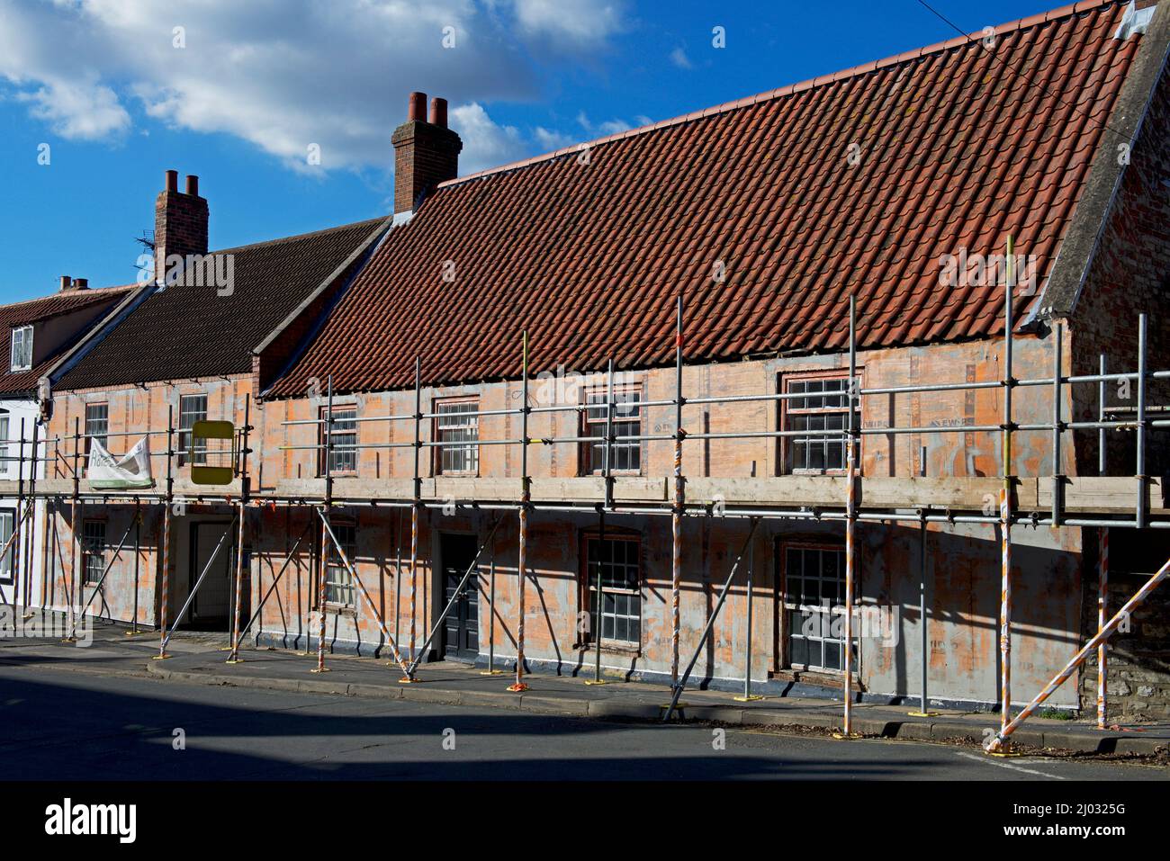 Il pub e ristorante White Hart, in fase di ristrutturazione, Bridge Street, Brigg, North Lincolnshire, Inghilterra Regno Unito Foto Stock