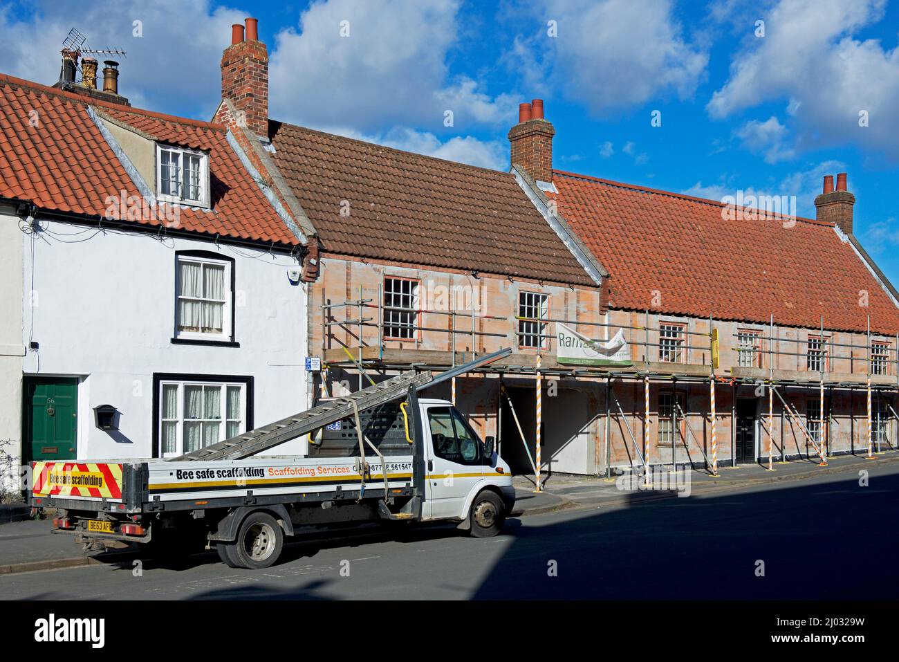 Il pub e ristorante White Hart, in fase di ristrutturazione, Bridge Street, Brigg, North Lincolnshire, Inghilterra Regno Unito Foto Stock