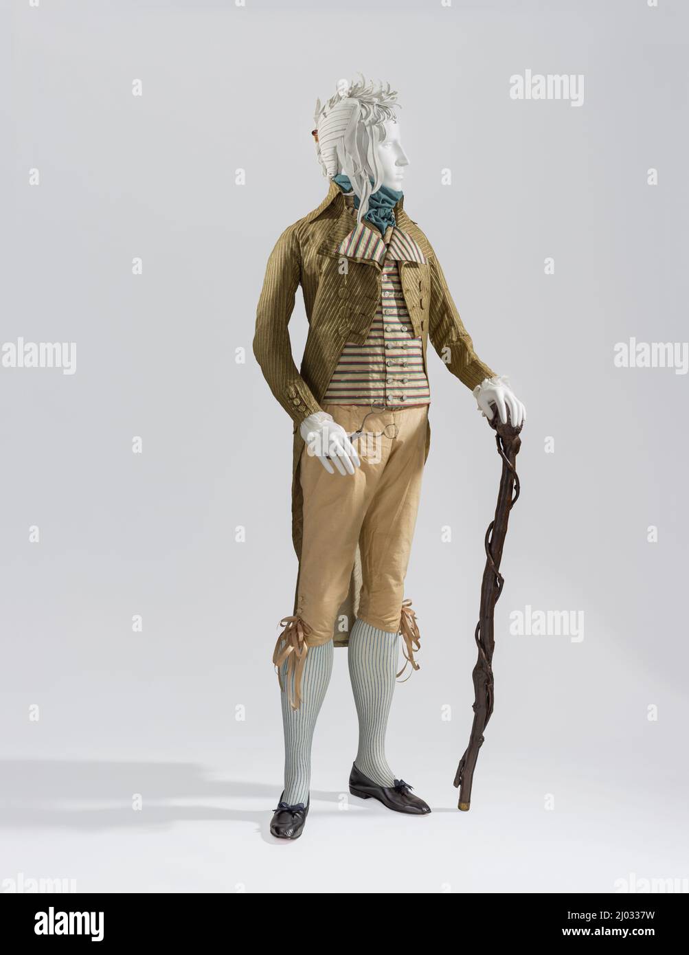 Cappotto. Francia, 1790s. Costumi; outerwear. Tela liscia in seta/cotone con motivo in seta-ordito Foto Stock
