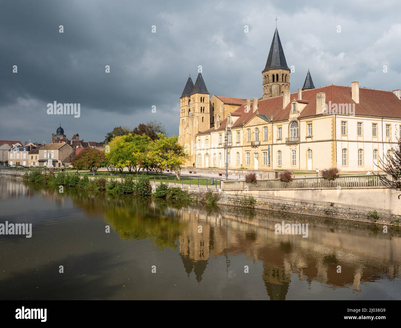 La Basilica romanica del Sacro cuore di Paray-le-Monial, Paray le Monial, Saone-et-Loire, Borgogna, Francia Foto Stock