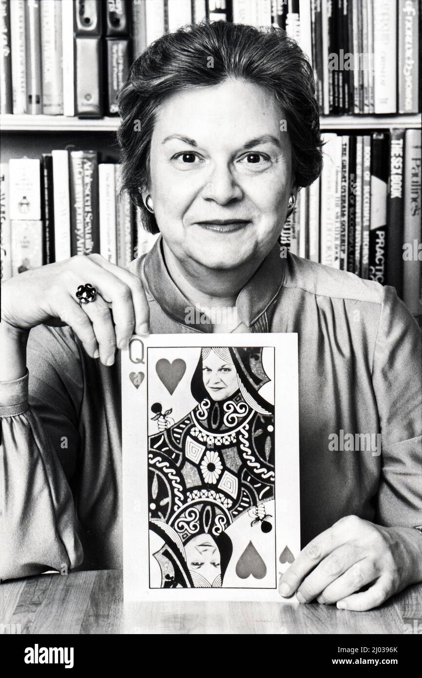 Un ritratto posato del compianto Janet Louise Roberts, un bibliotecario che trasformò romanzesco scrittore. Scrisse anche con i nomi Louisa Bronte, Rebecca Danton, Janette Radcliffe. A Manhattan nel 1979. Foto Stock