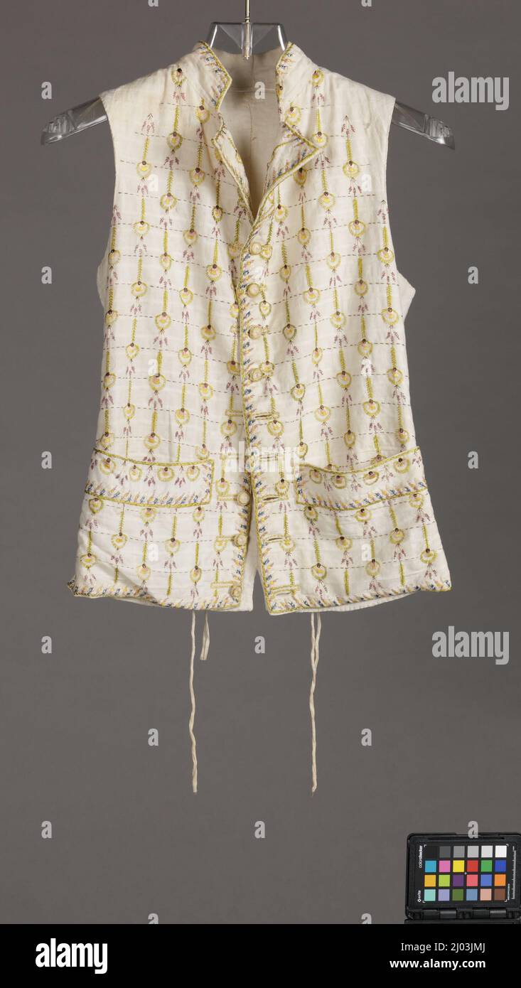 Giubbotto dell'uomo. Inghilterra, circa 1795. Costumi; abbigliamento principale (parte superiore del corpo). Tela di cotone con disegno a trama e ordito supplementare e ricami di seta Foto Stock